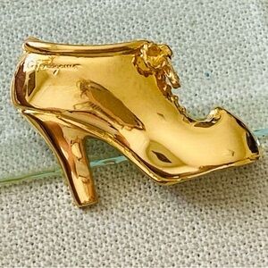 Vintage Salvatore FERRAGAMO Gold Toned Shoe Heel Boot Brooch Pin